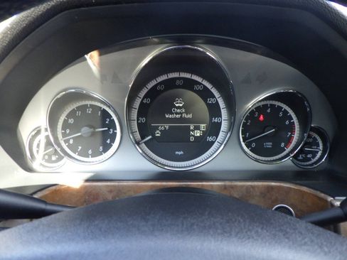 Used 2011 Mercedes-Benz E 350 4MATIC Sedan image 24