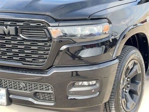 New 2026 RAM 1500 4x4 Crew Cab image 11