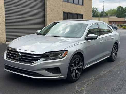 Used 2020 Volkswagen Passat 2.0T SEL FWD image 2
