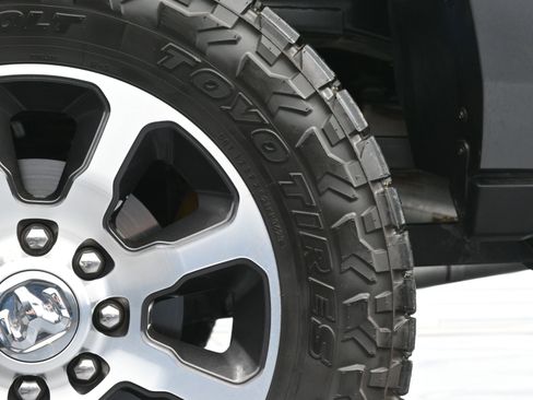 Used 2023 RAM 2500 Limited image 44