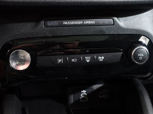 New 2025 Ford Escape SE w/ PHEV Premium Package FWD image 31