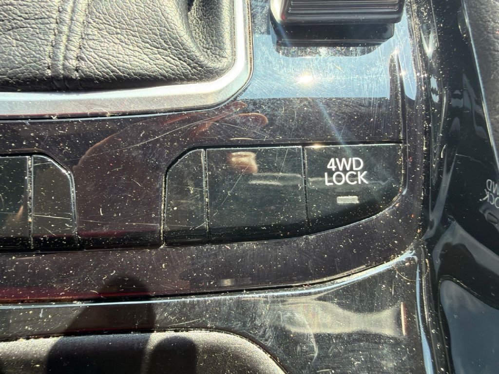 Used 2025 Jeep Compass Limited AWD/4WD image 32