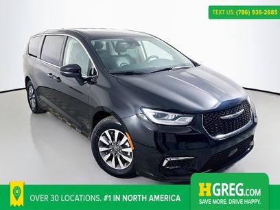 Used 2023 Chrysler Pacifica Touring-L