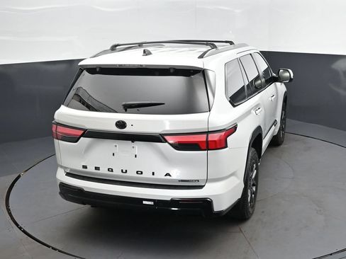 Used 2026 Toyota Sequoia Platinum AWD/4WD image 30