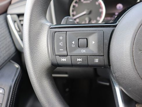 Used 2023 Nissan Rogue SV image 18