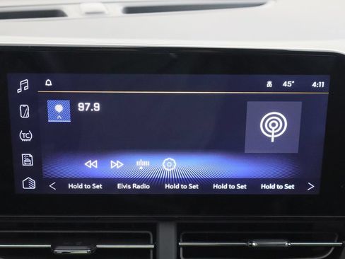 Used 2025 Chevrolet Trax LT FWD image 28
