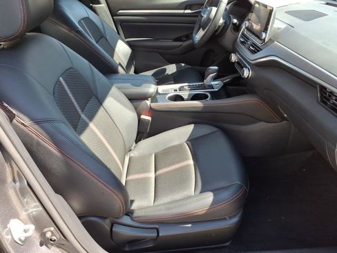 Used 2024 Nissan Altima 2.5 SR AWD/4WD image 7