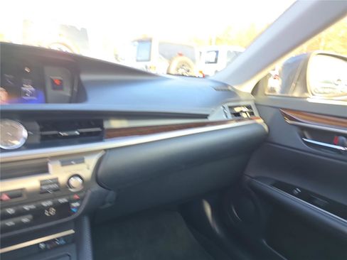 Used 2016 Lexus ES 350 image 24