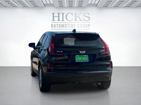 Used 2024 Cadillac XT4 Luxury w/ Cold Weather Package image 7