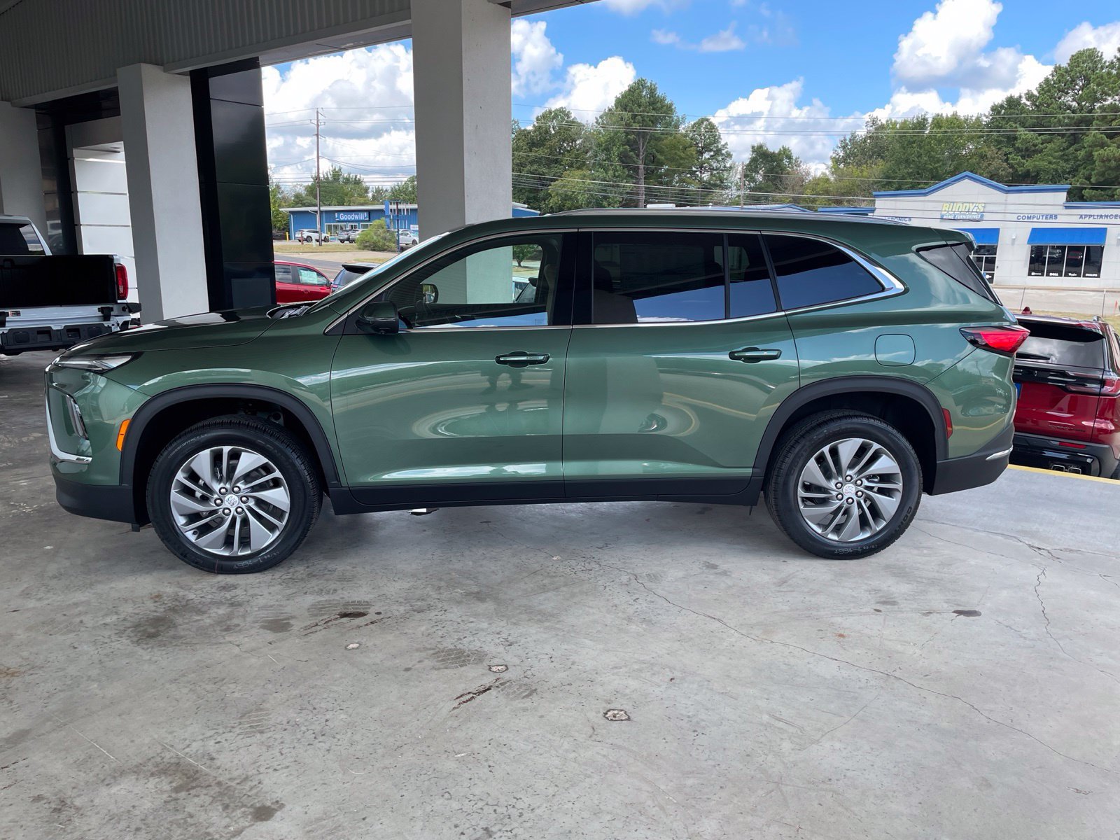New 2027 Buick Enclave Preferred w/ Power Package FWD image 2
