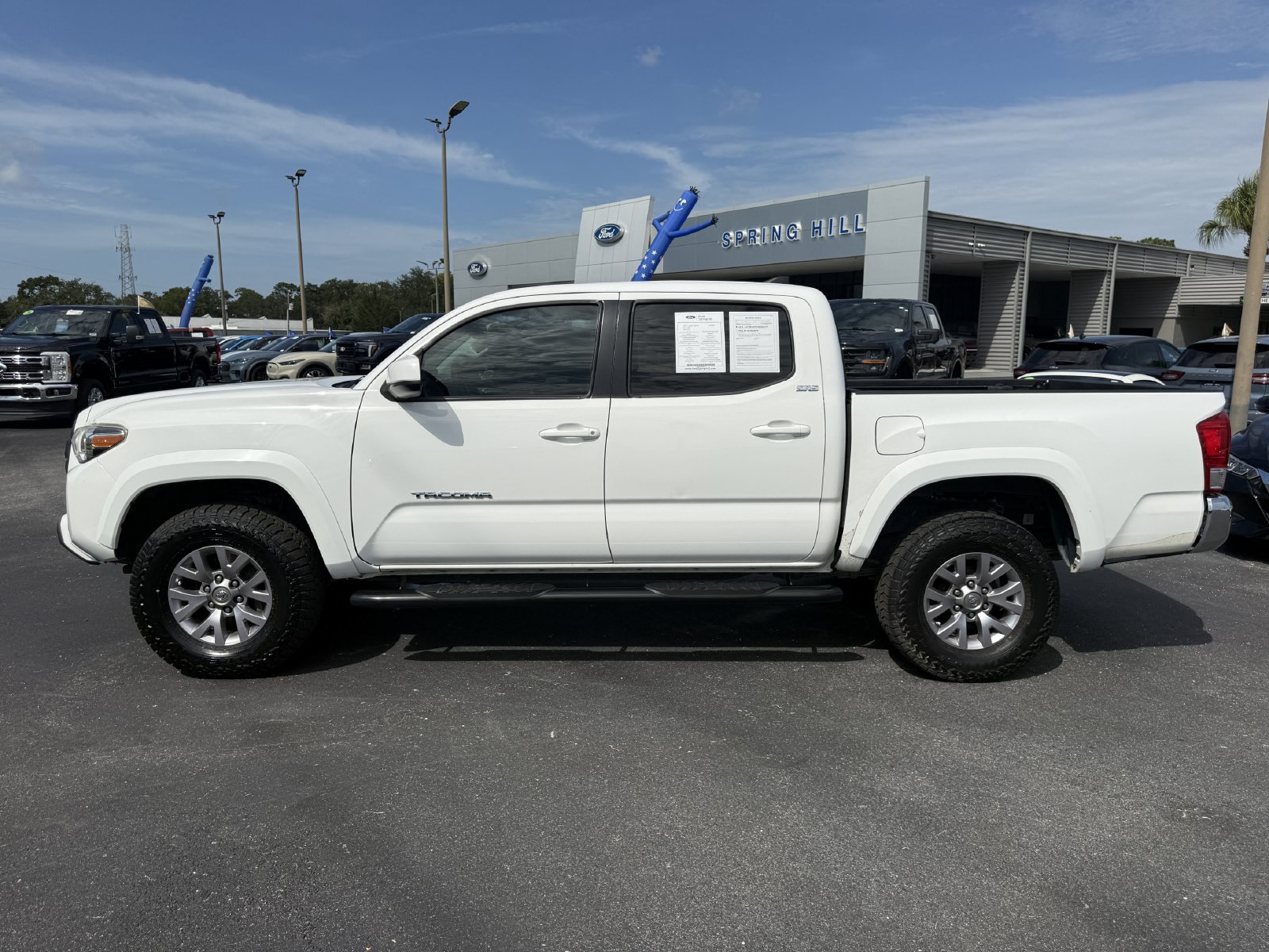 Used 2017 Toyota Tacoma SR5 RWD image 8