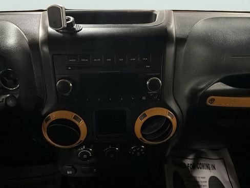 Used 2012 Jeep Wrangler Unlimited Sport AWD/4WD image 18