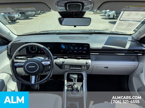Used 2025 Hyundai Kona SEL FWD image 15