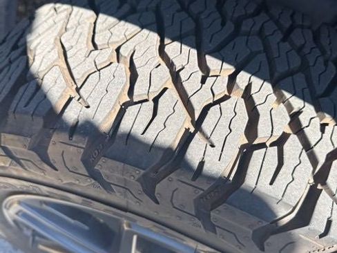 Used 2024 Toyota Tundra Limited image 38