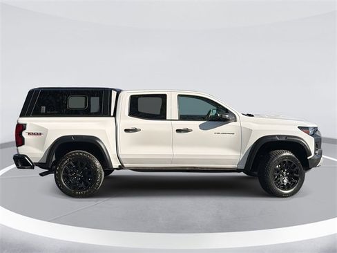 Used 2023 Chevrolet Colorado Trail Boss image 4