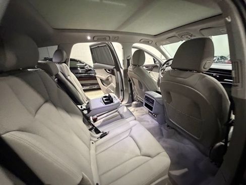 Used 2020 Audi Q7 3.0T Prestige w/ Prestige Package AWD/4WD image 30