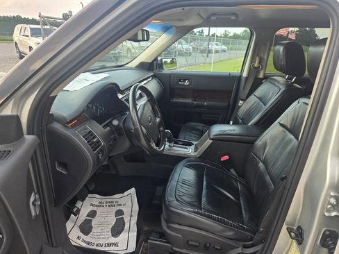 Used 2009 Ford Flex SEL image 11
