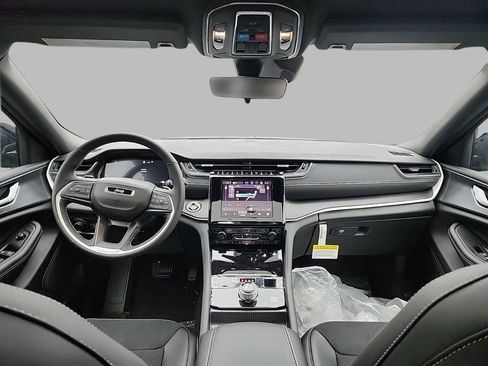 New 2025 Jeep Grand Cherokee L Altitude image 6