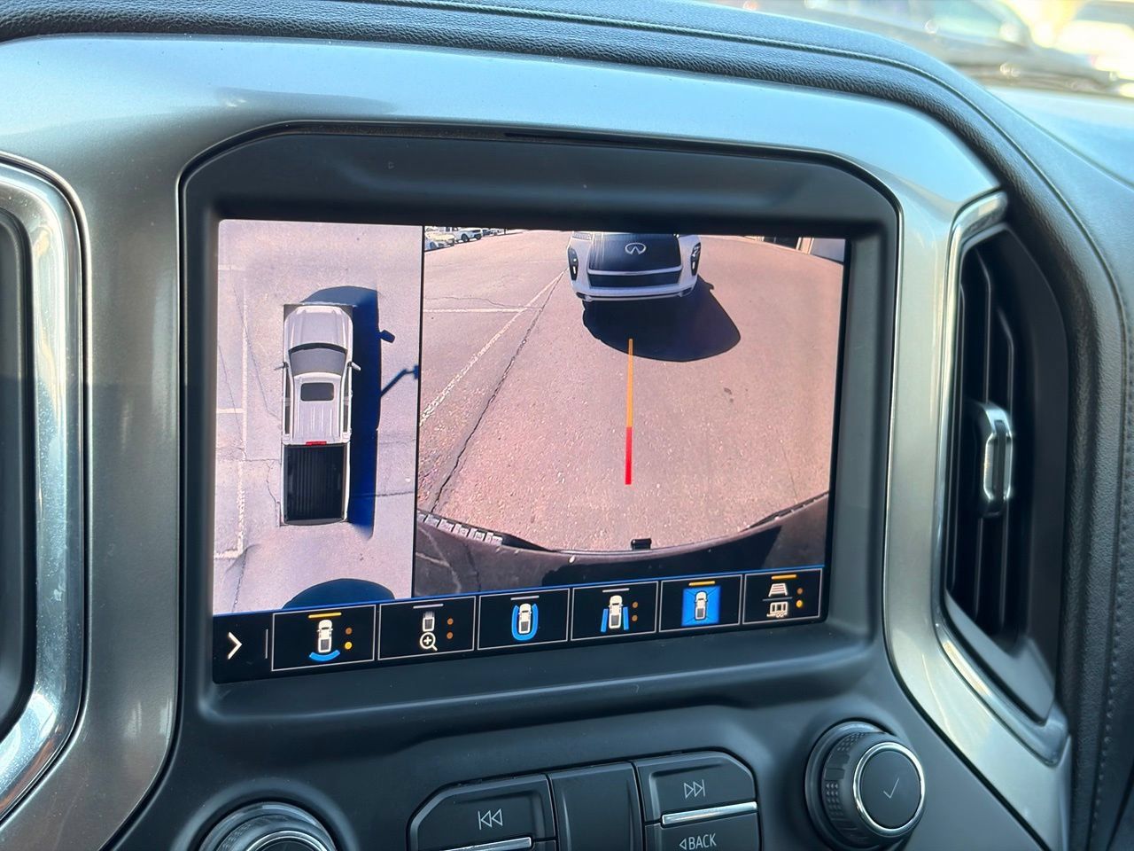 Used 2020 Chevrolet Silverado 1500 LTZ w/ LTZ Premium Package AWD/4WD image 22
