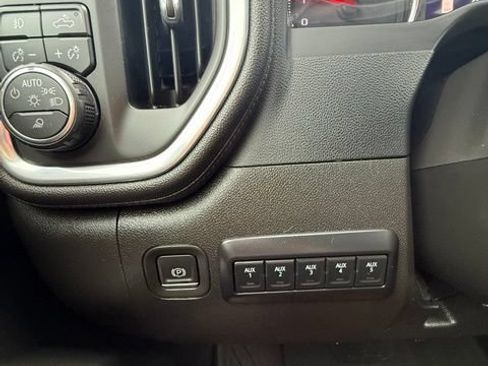 Used 2023 Chevrolet Silverado 2500 LTZ AWD/4WD image 16