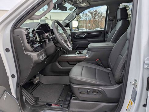 New 2026 GMC Sierra 3500 SLT w/ SLT Premium Package AWD/4WD image 4