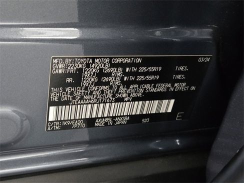 Used 2024 Toyota Venza Limited image 28