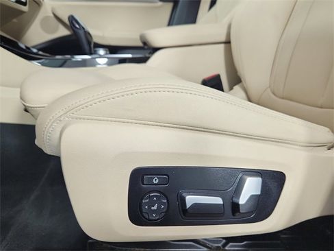 Used 2020 BMW X3 xDrive30i w/ Convenience Package image 11