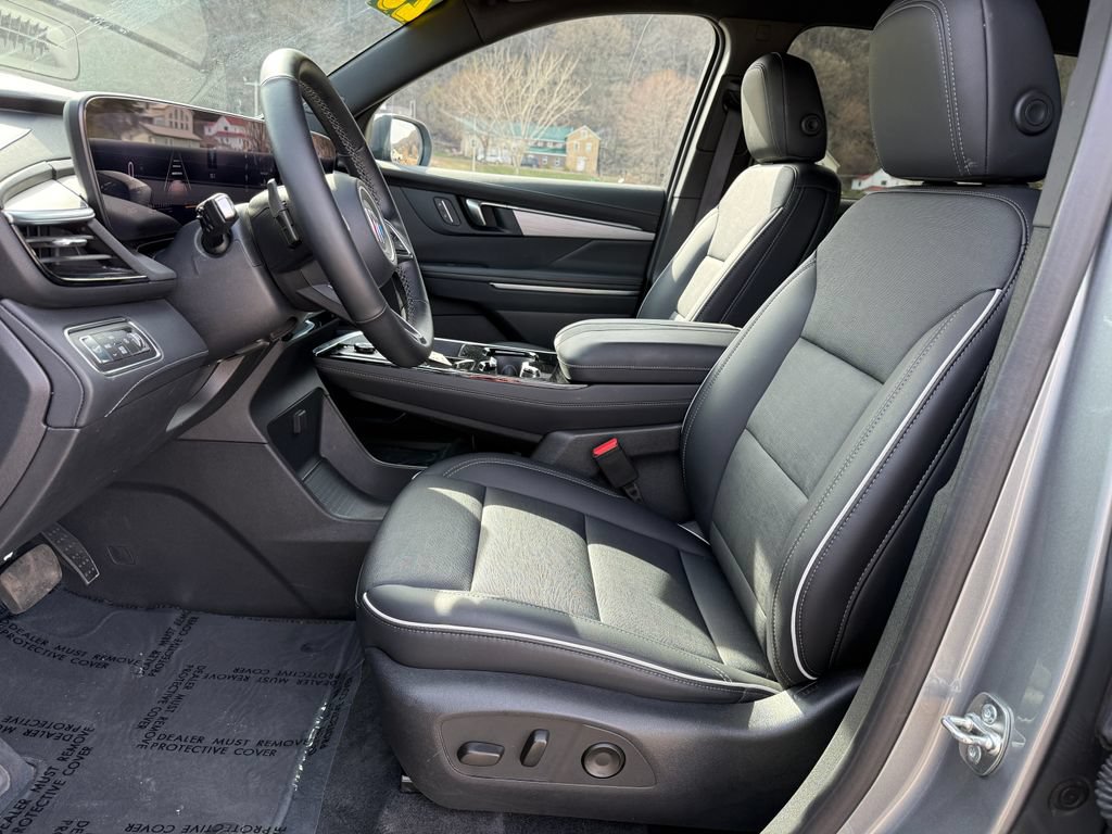 Used 2025 Buick Enclave Preferred AWD/4WD image 19