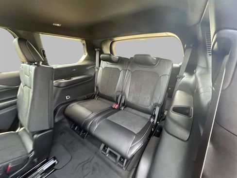 New 2025 Jeep Grand Cherokee L Altitude image 8