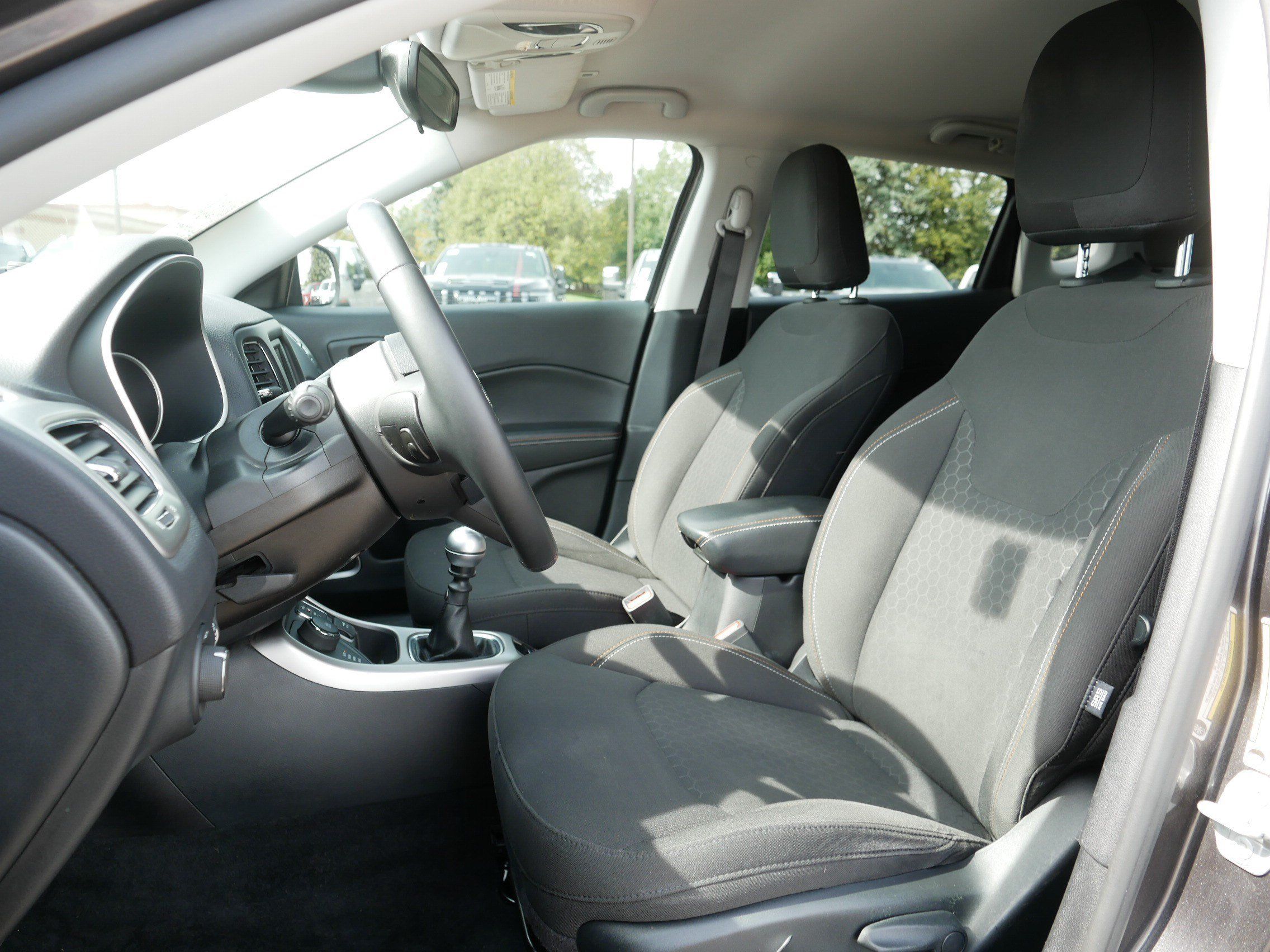 Used 2018 Jeep Compass Sport w/ Cold Weather Group AWD/4WD image 35