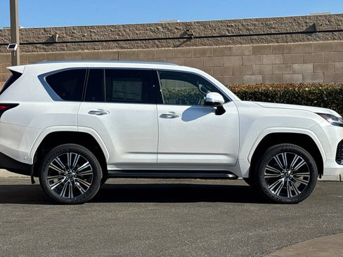 New 2026 Lexus LX 700h Luxury image 3