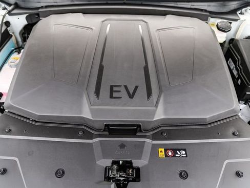 New 2026 Hyundai Ioniq 5 SE image 13