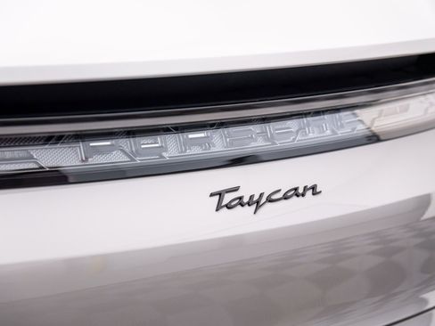New 2025 Porsche Taycan image 33