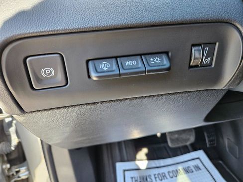 Used 2024 Buick Enclave Avenir w/ Avenir Technology Package image 18