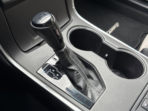 Used 2015 Toyota Camry XSE image 26