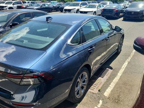 Used 2024 Honda Accord EX image 3