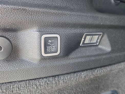 Used 2022 Jeep Grand Cherokee L Summit w/ Advanced Protech Group IV AWD/4WD image 13
