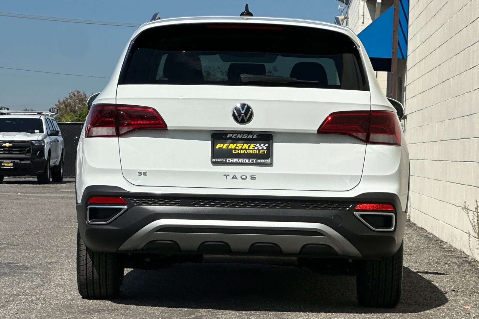 Used 2022 Volkswagen Taos SE FWD image 5