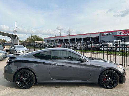 Used 2013 Hyundai Genesis 2.0T RWD image 7