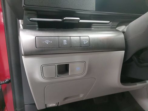 Certified 2025 Hyundai Kona SEL AWD/4WD image 25