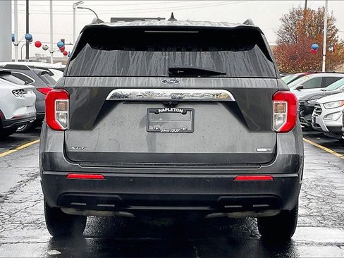 Certified 2020 Ford Explorer XLT image 3