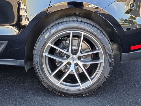 Used 2025 Porsche Macan image 11