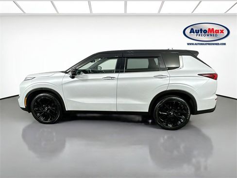 Used 2023 Mitsubishi Outlander SEL Black Edition image 9