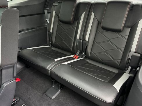 New 2025 Volkswagen Atlas Peak Edition SE image 15