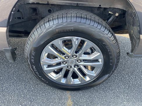 Used 2022 Ford F150 Lariat w/ Max Trailer Tow Package image 11