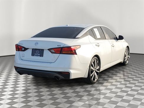 Used 2022 Nissan Altima 2.5 SR image 3