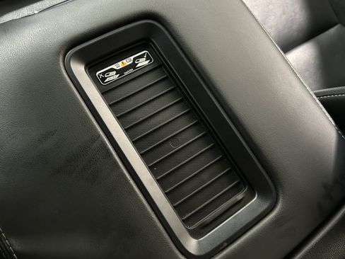Used 2018 Chevrolet Tahoe Premier AWD/4WD image 11