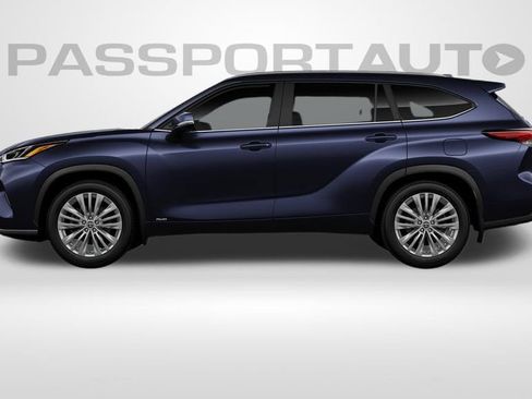 New 2026 Toyota Highlander Platinum image 3
