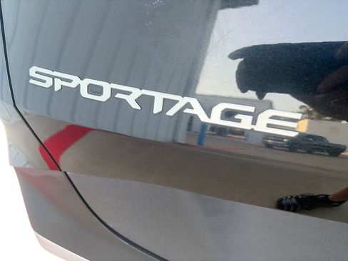 Used 2024 Kia Sportage LX AWD/4WD image 32