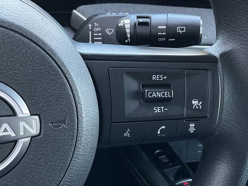 Used 2025 Nissan Kicks SV image 24